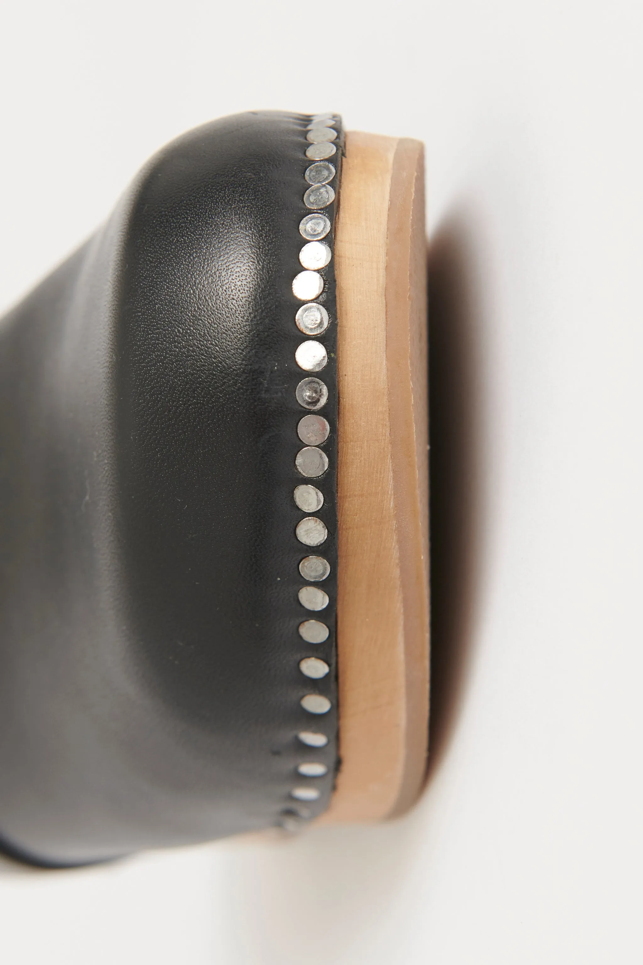 Black Leather Thalie Preowned Clogs